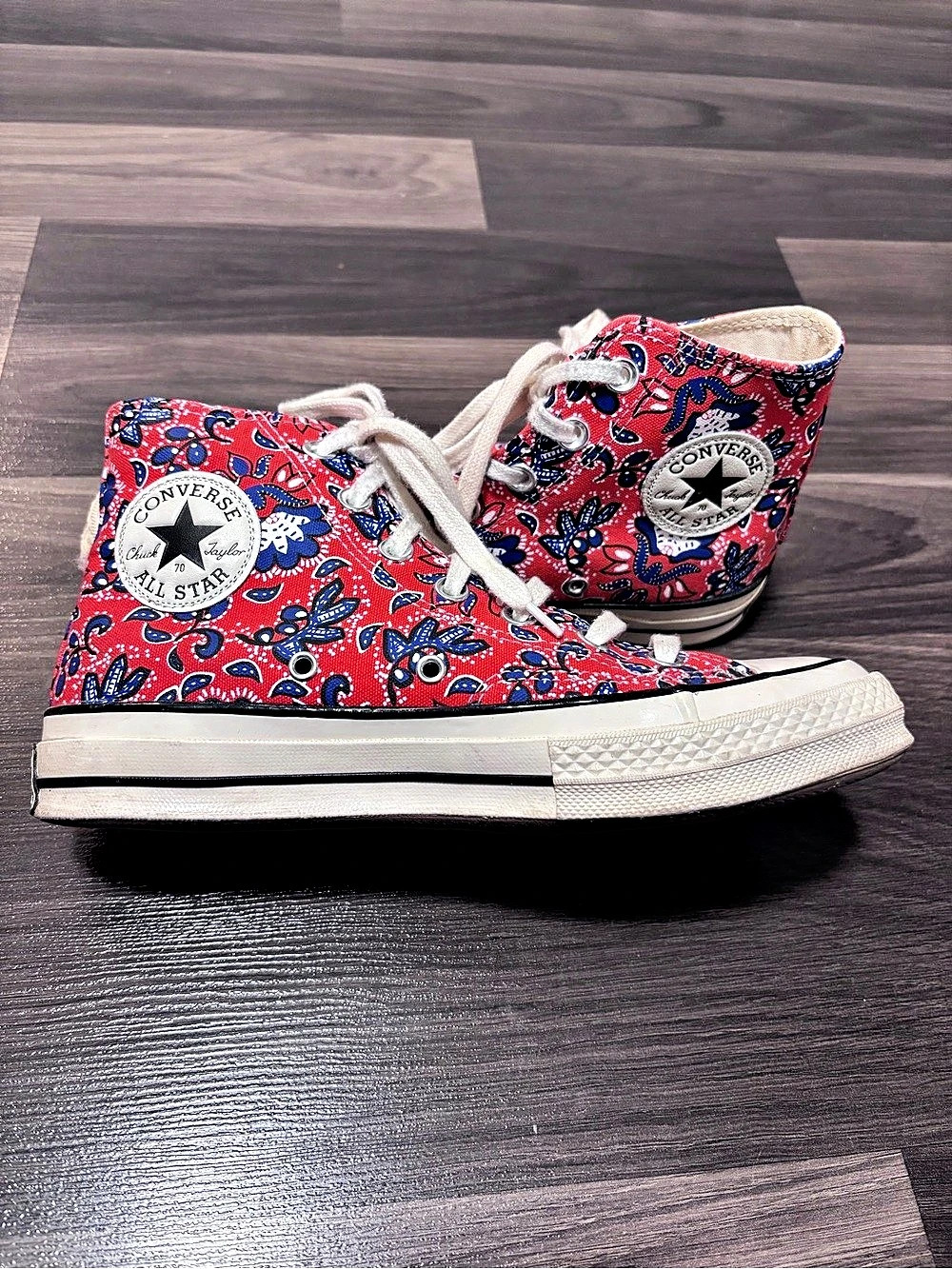 Converse Chuck 70 Floral Paisley Print High Top Sneakers in Red & Blue – Women’s
